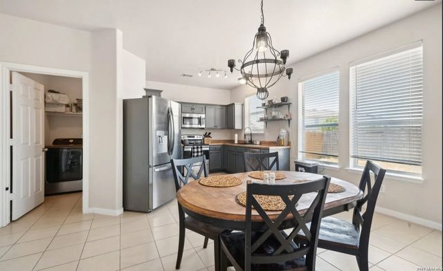 7910 Brinson Ct, Converse, TX 78109