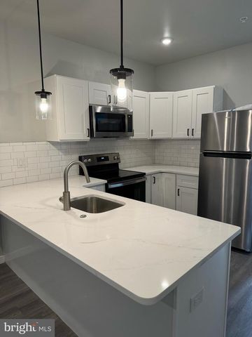 5813 CEDAR AVE, Philadelphia, PA 19143