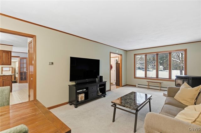 14 Parker Road, Constantia, NY 13044