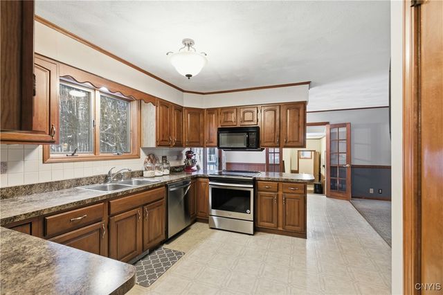 14 Parker Road, Constantia, NY 13044