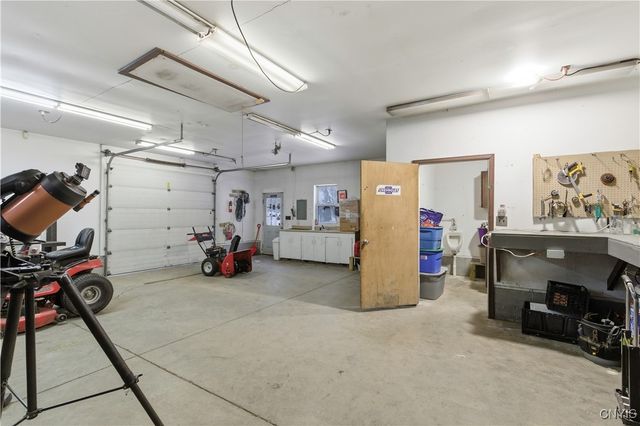 14 Parker Road, Constantia, NY 13044