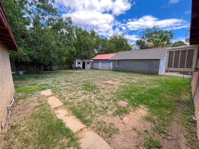201 E Marfa Ave, Alpine, TX 79830