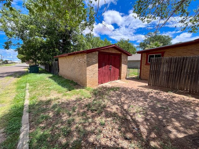 201 E Marfa Ave, Alpine, TX 79830