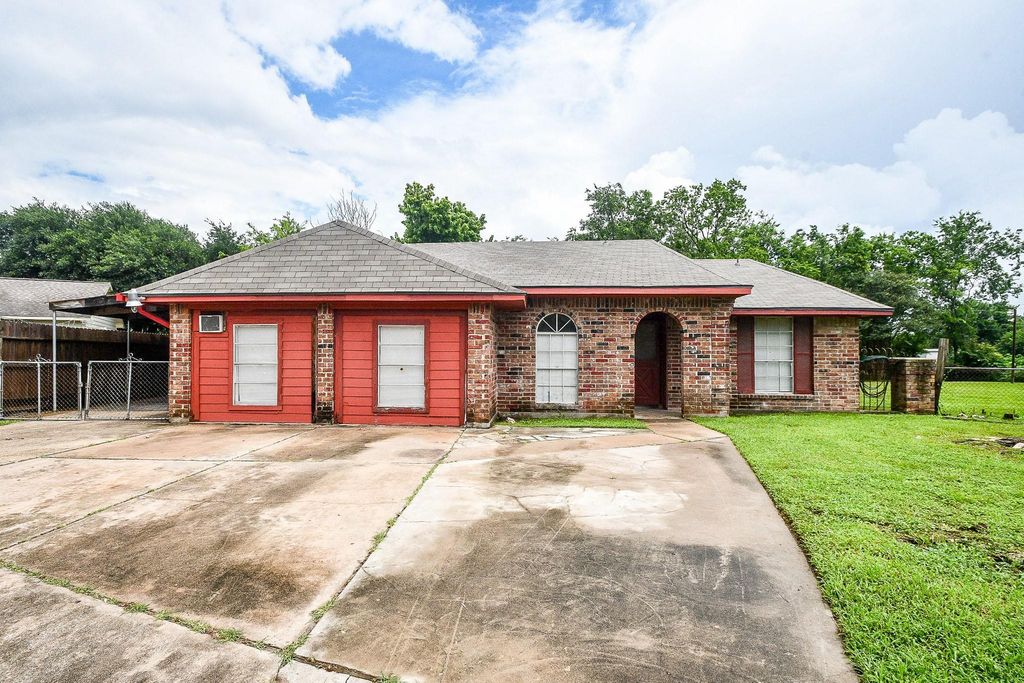 12610 Plum Meadow Lane, Houston, TX 77039
