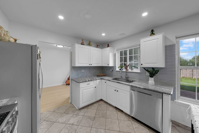 135 PINEHURST Drive, Mundelein, IL 60060