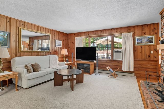 201 Belchertown Rd, Ware, MA 01082