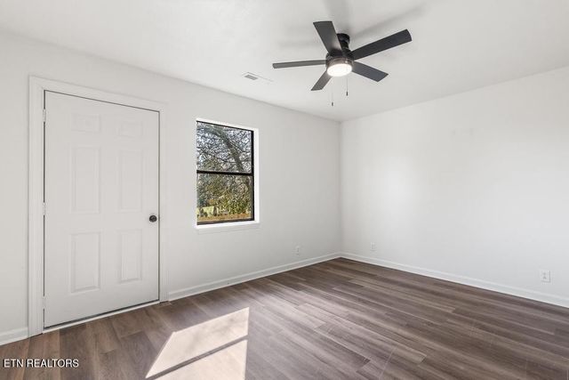 104 Pine St, Athens, TN 37303