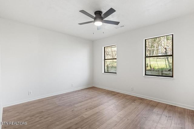 104 Pine St, Athens, TN 37303