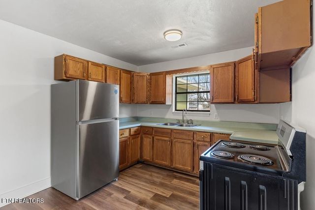 104 Pine St, Athens, TN 37303