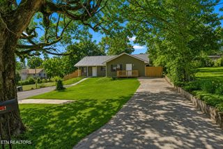 104 Pine St, Athens, TN 37303