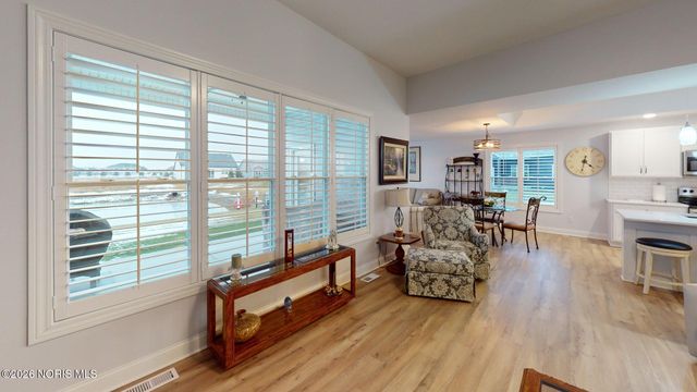 1184 Dublin Drive, Waterville, OH 43566