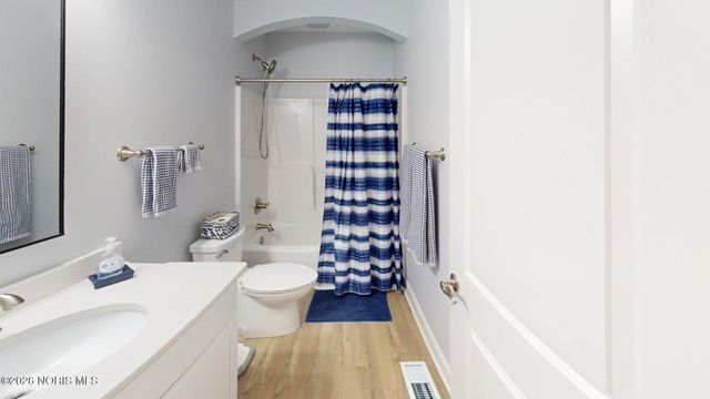 1184 Dublin Drive, Waterville, OH 43566