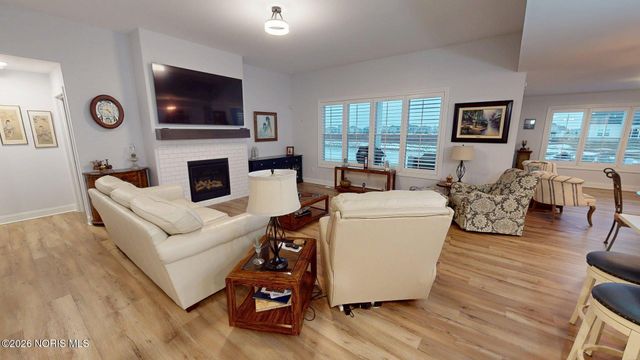 1184 Dublin Drive, Waterville, OH 43566