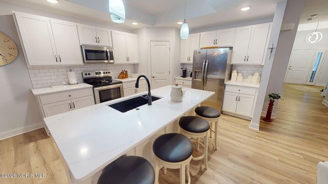 1184 Dublin Drive, Waterville, OH 43566