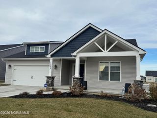 1184 Dublin Drive, Waterville, OH 43566