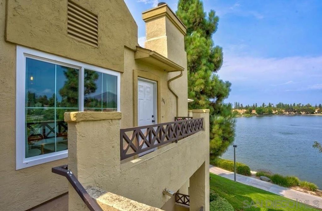 773 Brookstone Rd 304, Chula Vista, CA 91913