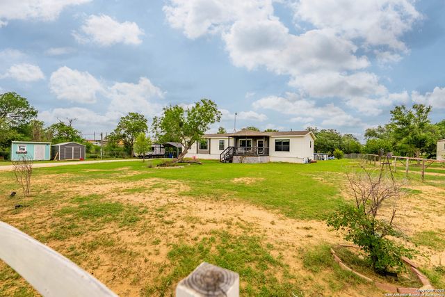238 Las Palomas, Lytle, TX 78052