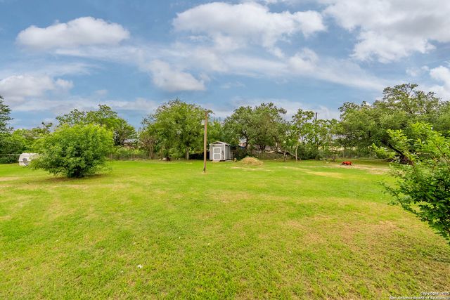 238 Las Palomas, Lytle, TX 78052