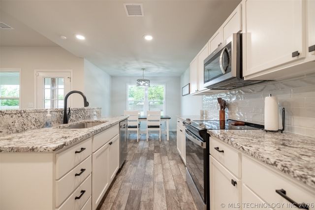 413 E Jean Pierre Street, Chouteau, OK 74337