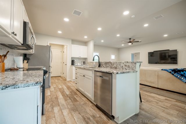 413 E Jean Pierre Street, Chouteau, OK 74337