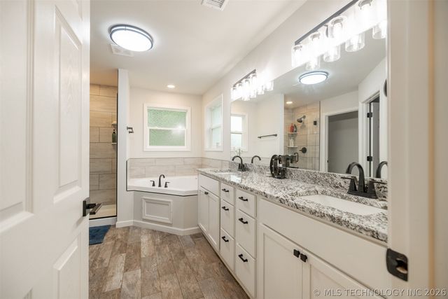 413 E Jean Pierre Street, Chouteau, OK 74337