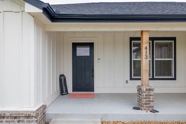 413 E Jean Pierre Street, Chouteau, OK 74337