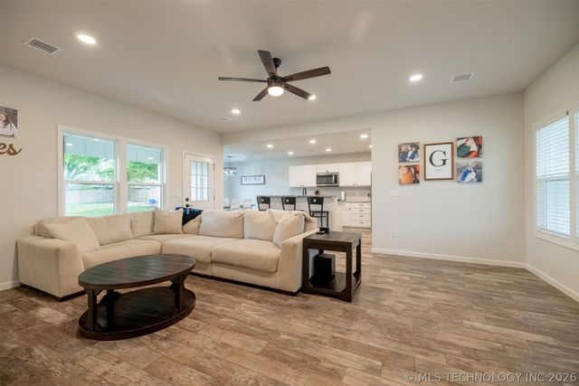 413 E Jean Pierre Street, Chouteau, OK 74337
