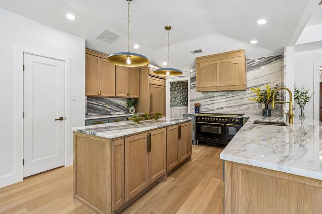 6707 Rolling Vista Drive, Dallas, TX 75248