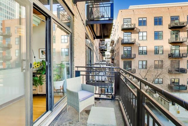 520 W HURON Street 409, Chicago, IL 60654