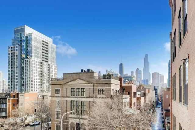 520 W HURON Street 409, Chicago, IL 60654