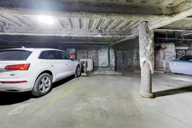 520 W HURON Street 409, Chicago, IL 60654