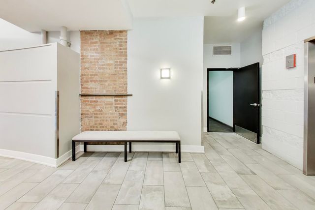 520 W HURON Street 409, Chicago, IL 60654