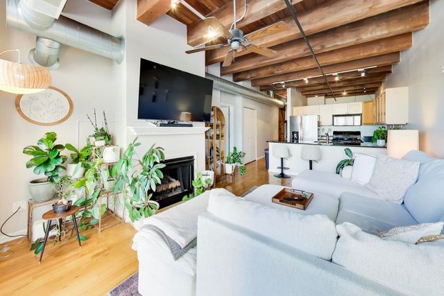 520 W HURON Street 409, Chicago, IL 60654