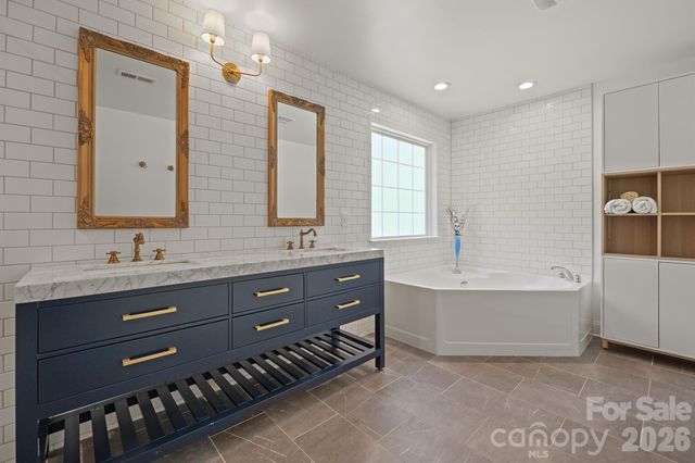 9027 Leah Meadow Lane, Charlotte, NC 28227