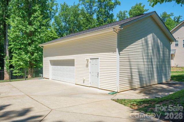 9027 Leah Meadow Lane, Charlotte, NC 28227