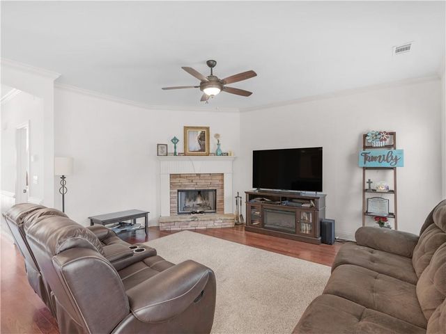 427 Oscar Court, Mcdonough, GA 30252