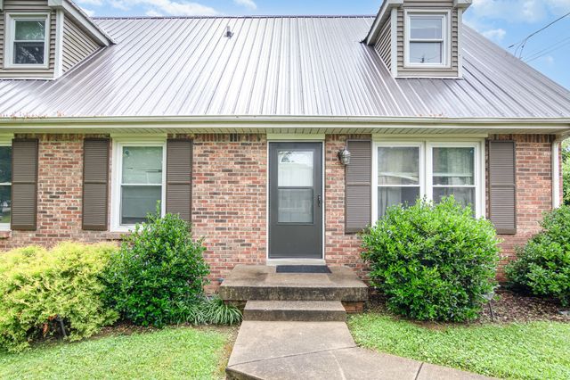 408 Helton Dr, Clarksville, TN 37042