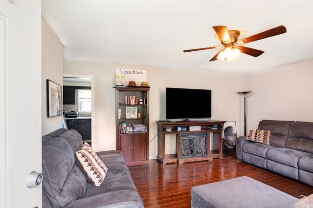 408 Helton Dr, Clarksville, TN 37042