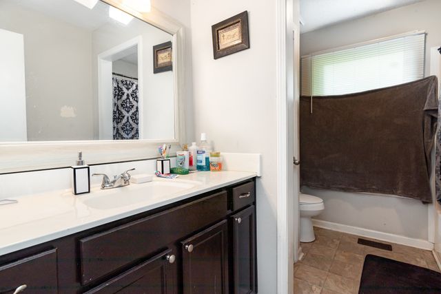 408 Helton Dr, Clarksville, TN 37042