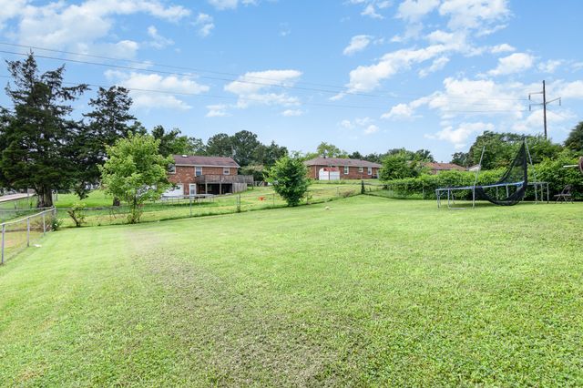 408 Helton Dr, Clarksville, TN 37042