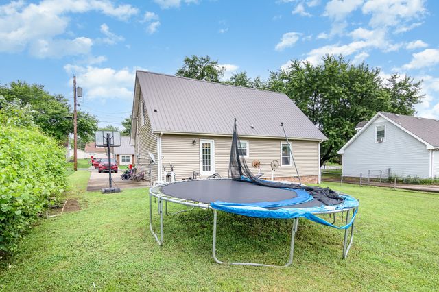 408 Helton Dr, Clarksville, TN 37042