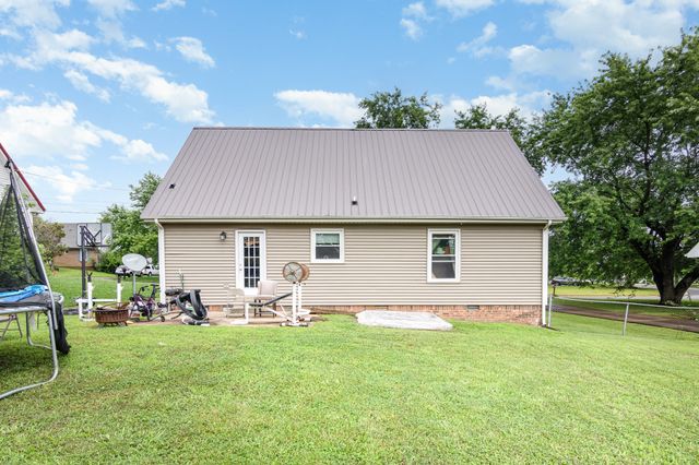 408 Helton Dr, Clarksville, TN 37042