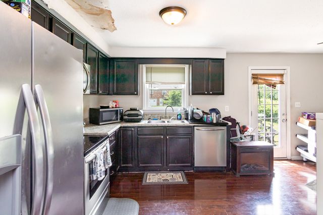 408 Helton Dr, Clarksville, TN 37042