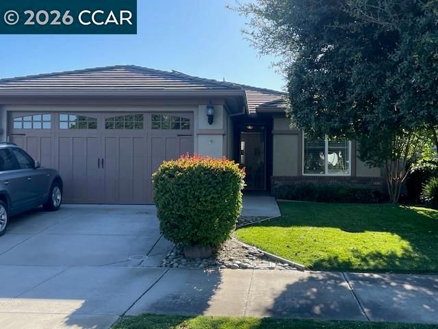 2499 Bellchase Dr, Manteca, CA 95336