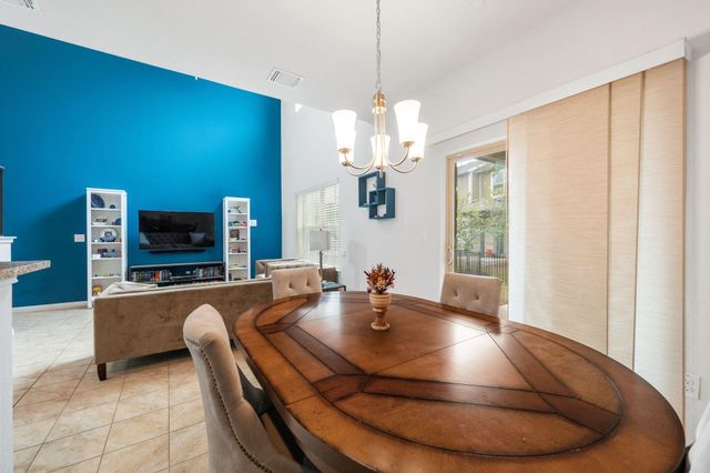 516 E Slaughter LN 702, Austin, TX 78744