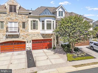 18359 EAGLE POINT SQ, Leesburg, VA 20176