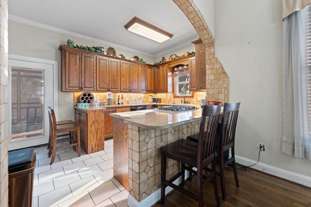 511 W Wilson Street, Cleburne, TX 76033