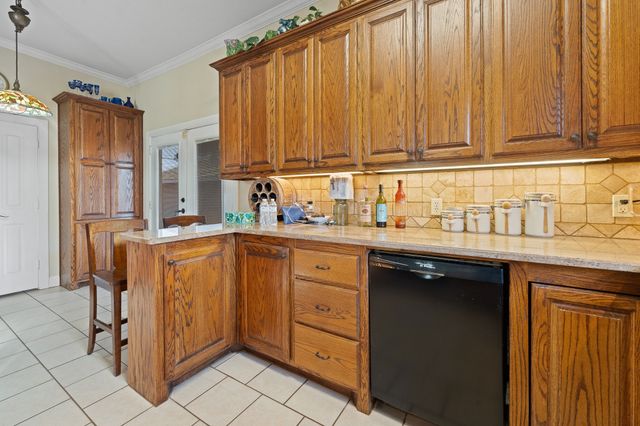 511 W Wilson Street, Cleburne, TX 76033