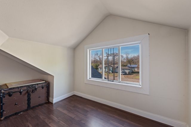 511 W Wilson Street, Cleburne, TX 76033