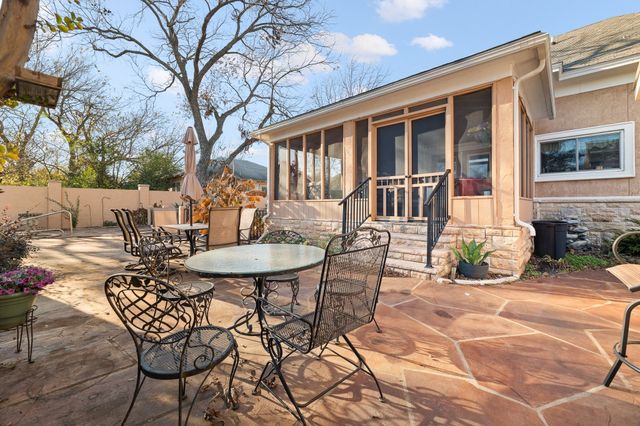 511 W Wilson Street, Cleburne, TX 76033